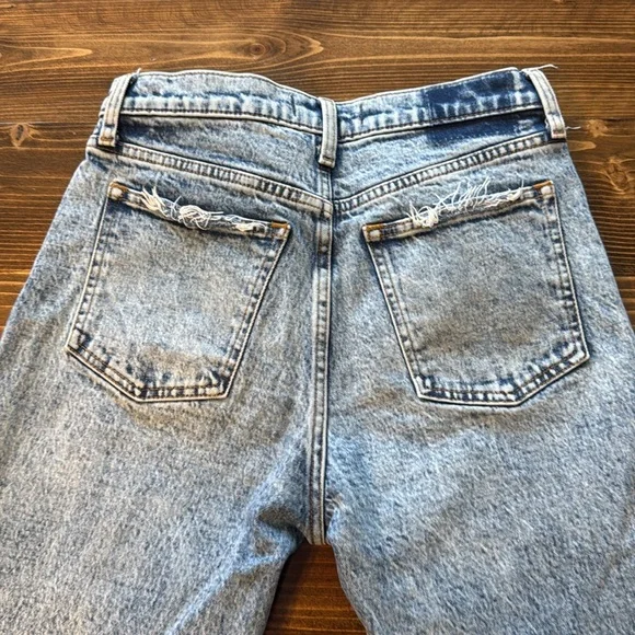 NWOT Abercrombie & Fitch High Rise Mom Jeans - Picture 5 of 10